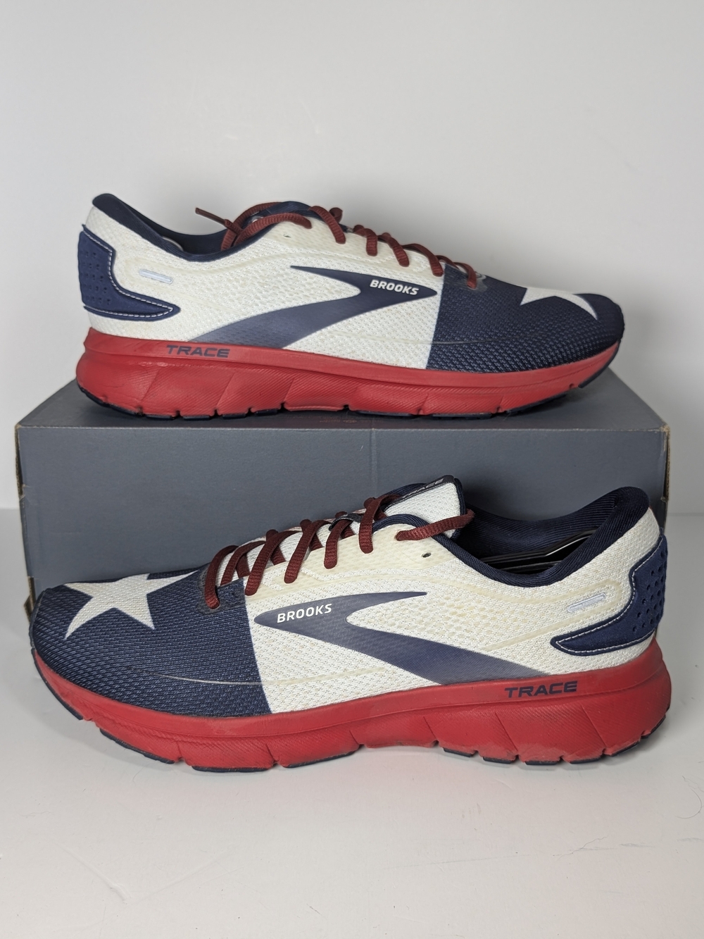 Brooks Trace 2 Texas Star Mens 11.5 Running Shoes
